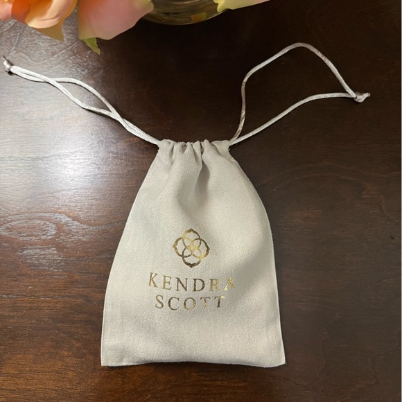 Kendra Scott Benning necklace - Picture 4 of 5